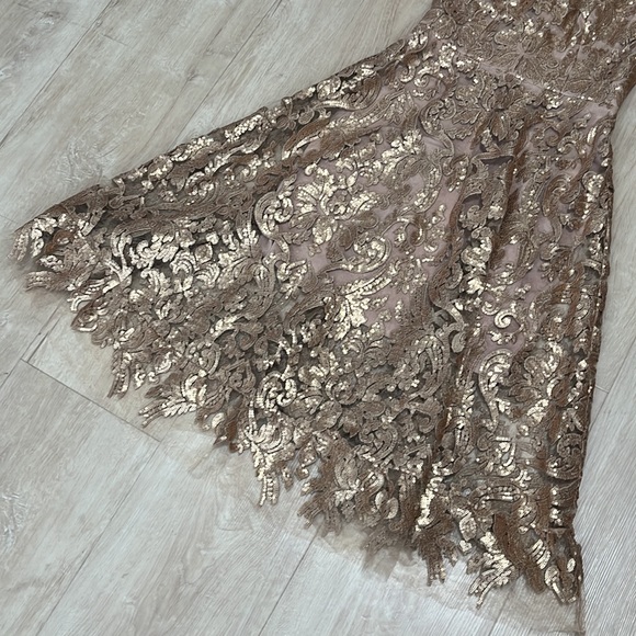 DRESS THE POPULATION Blair Embellished Fit & Flare Dress Small GOLD/NUDE  0176 - Picture 7 of 10